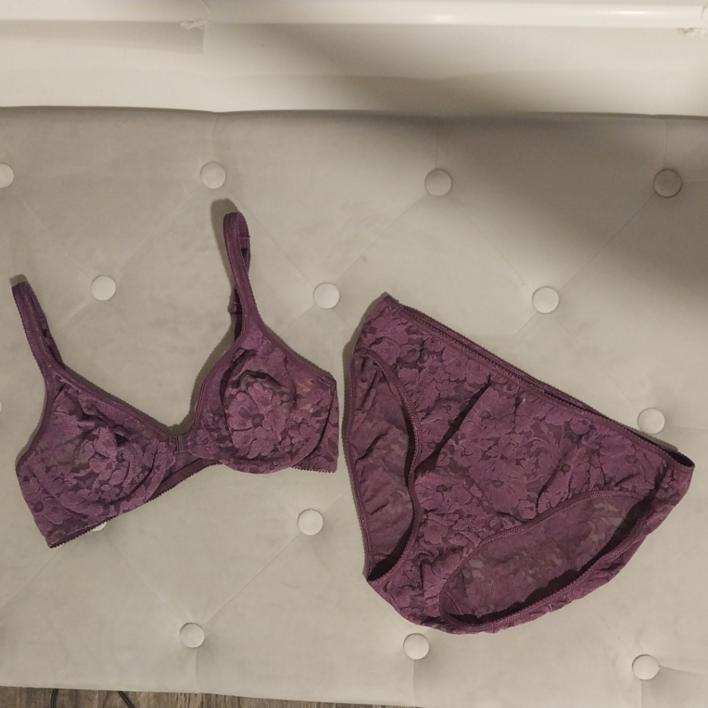 Victoria's Secret Purple Lace Bra and Panty Set NWOT